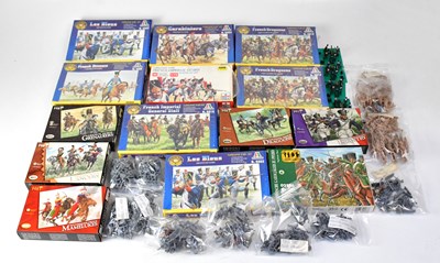 Lot 448 - Twenty-three model soldiers, including Italeri...