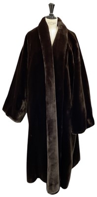 Lot 524 - A lady's faux fur coat.