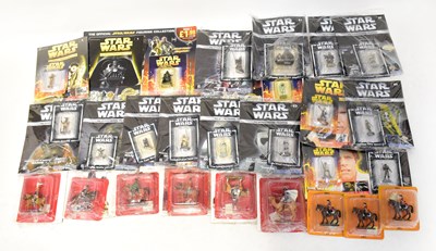 Lot 474 - A large quantity of Star Wars magazines with...