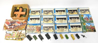 Lot 450 - Sixteen boxed model toy soldier kits,...