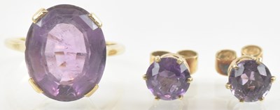 Lot 856 - A 9ct yellow gold amethyst set ring, the...