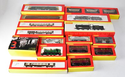 Lot 499 - HORNBY; fifteen 00 gauge boxed railway items,...