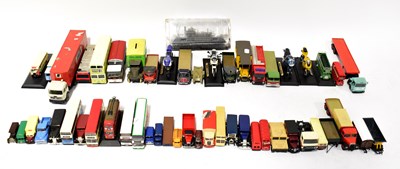 Lot 305 - A quantity of diecast model vehicles, mainly...