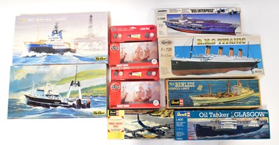 Lot 275 - A quantity of model boat kits to include a...