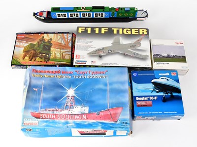 Lot 427 - Five model kits including a Trinity House...