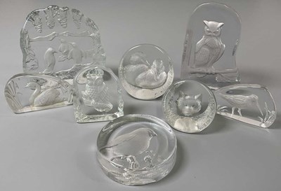 Lot 240 - A quantity of glass paperweights to include...