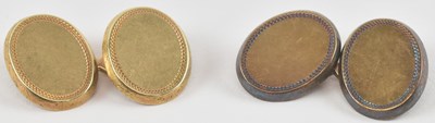 Lot 860 - A pair of 15ct yellow gold cufflinks, combined...