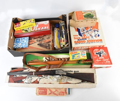 Lot 935 - A collection of vintage toys/games including...