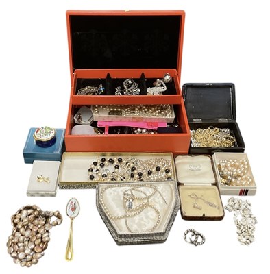 Lot 885 - A quantity of costume jewellery including...