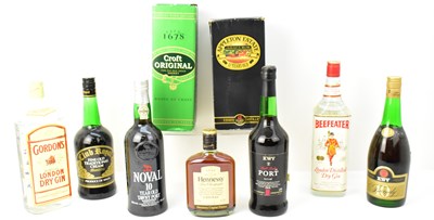 Lot 165 - Nine bottles of various spirits and alcohol...