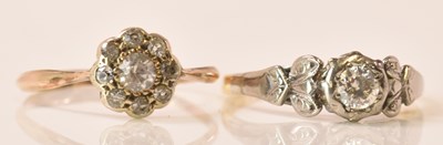 Lot 609 - Two 18ct yellow gold dress rings, 2.9g