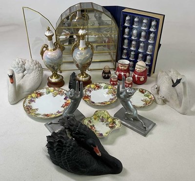 Lot 188 - A quantity of ceramics and other items, to...