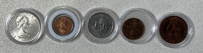 Lot 396 - ISLE OF MAN COINS; 1973, five encapsulated coins.