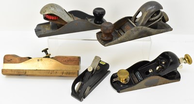 Lot 403 - Five vintage wood planes comprising an early...