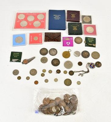 Lot 640 - A collection of mixed coins, mainly British...