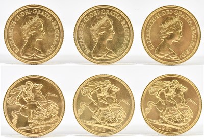Lot 1896 - A group of three Elizabeth II full sovereigns,...