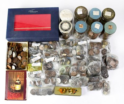 Lot 580 - A large quantity of mixed coinage to include...