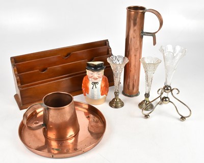 Lot 285 - A small quantity of assorted metalware to...