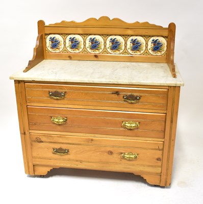 Lot 76 - A late 19th/early 20th century pine...