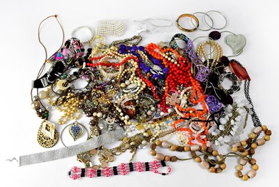 Lot 818 - A quantity of costume jewellery, to include...