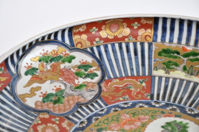 Lot 20 - An early 20th century Japanese Imari bowl with...