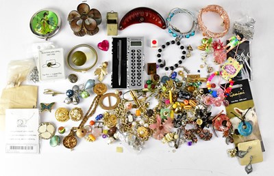 Lot 817 - A quantity of costume jewellery, to include...