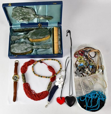 Lot 807 - A small quantity of costume jewellery...