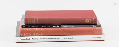 Lot 765 - A small collection of books on studio ceramics...