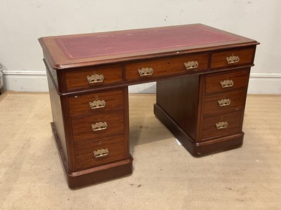 Lot 174 - A Victorian mahogany kneehole desk with...