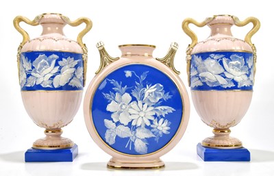 Lot 554 - GRAINGERS ROYAL CHINA WORKS WORCESTER; a pair...