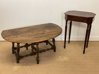 Lot 501 - A mahogany occasional side table with single...