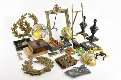 Lot 568 - A collection of interior decorators' items and...