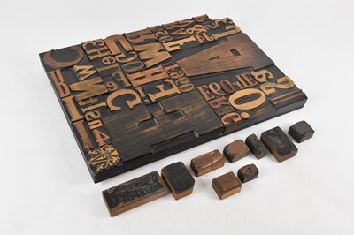 Lot 523 - A printing block panel, and assorted loose...