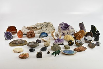 Lot 468 - A collection of geode sections, agate stone...