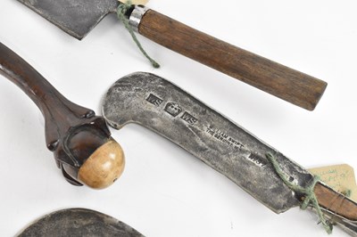 Lot 424 - A collection of vintage billhooks including...
