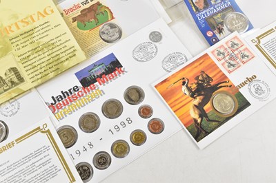 Lot 661 - A small collection of commemorative coin...
