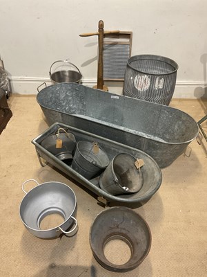 Lot 427 - A collection of vintage galvanised metalware...