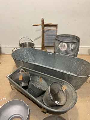 Lot 427 - A collection of vintage galvanised metalware...