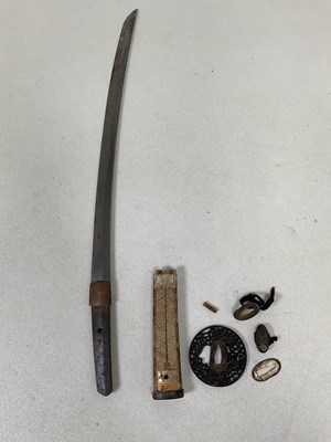 Lot 46 - An early Japanese wakizashi, with signed tang,...