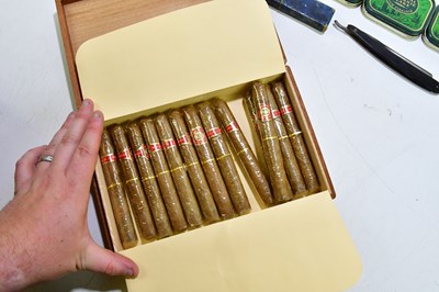 Lot 419 - RITMEESTER; a box of half Corona mild cigars,...