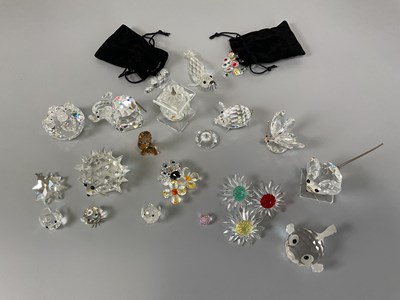 Lot 236 - SWAROVSKI; a group of ornaments including seal...