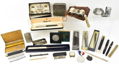 Lot 312 - A group of various mixed collectables...