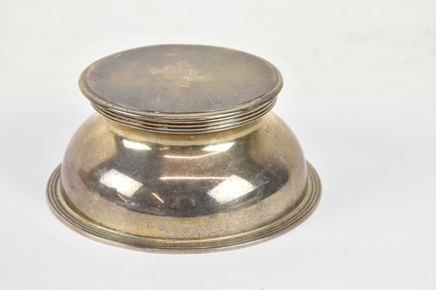 Lot 1207 - CARRINGTON & CO; an Edward VII hallmarked...