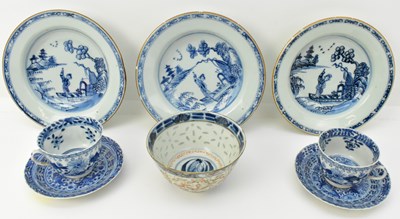 Lot 1046 - Eight items of 19th century Chinese porcelain...