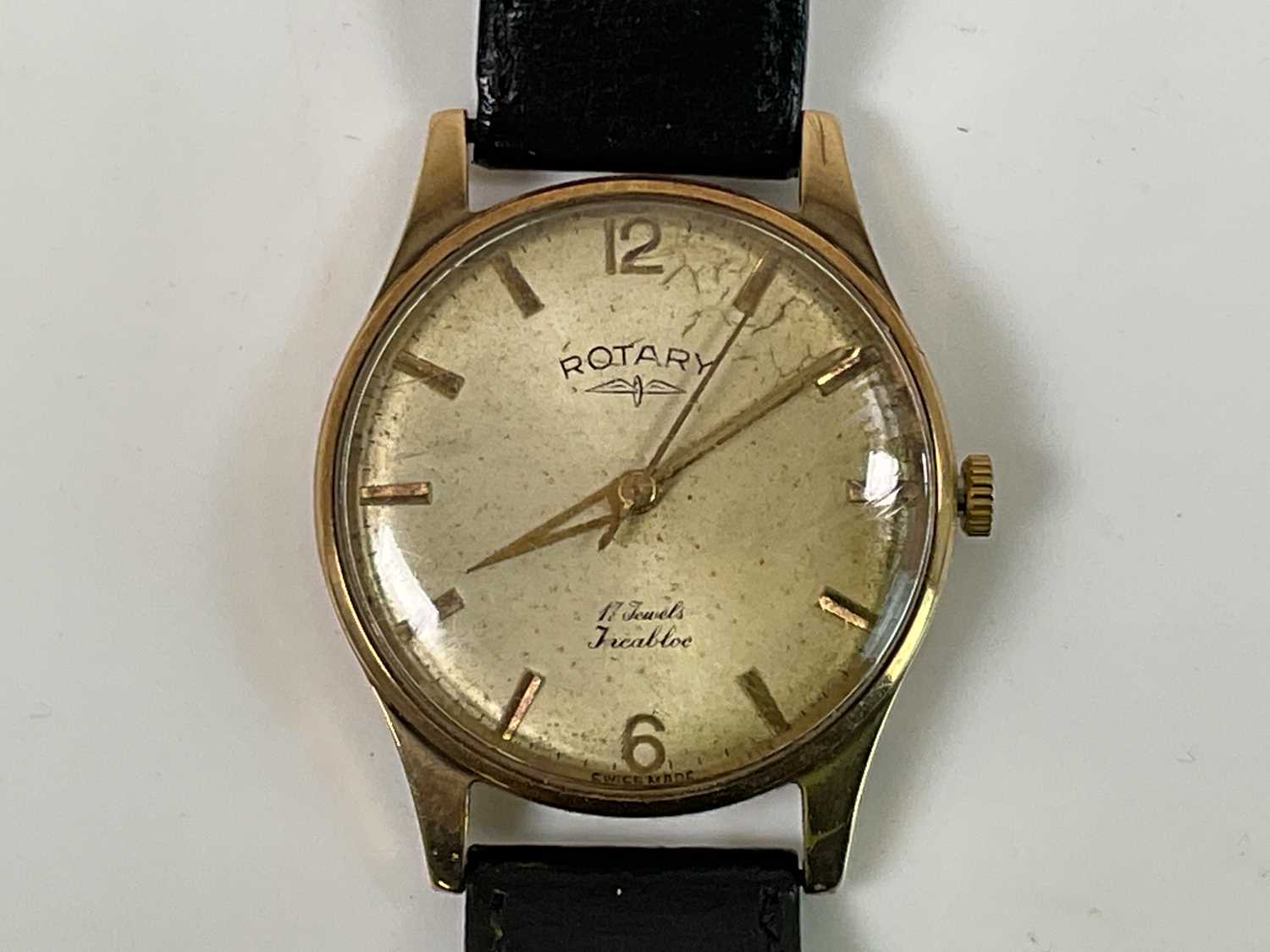 Lot 1358 - ROTARY; a gentleman's vintage 9ct yellow gold...
