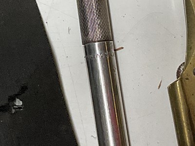 Lot 29 - A collectors' lot, to include military items,...