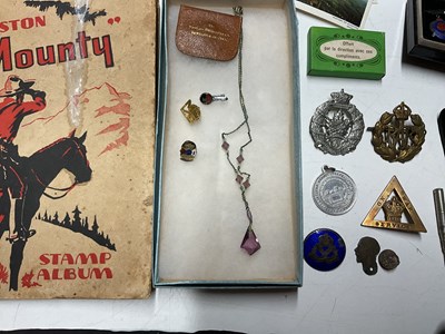 Lot 29 - A collectors' lot, to include military items,...