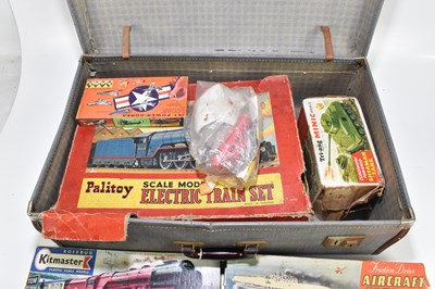 Lot 272 - PALITOY; a scale model electric train set