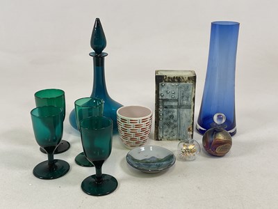 Lot 310 - A quantity of decorative ceramics and glass,...