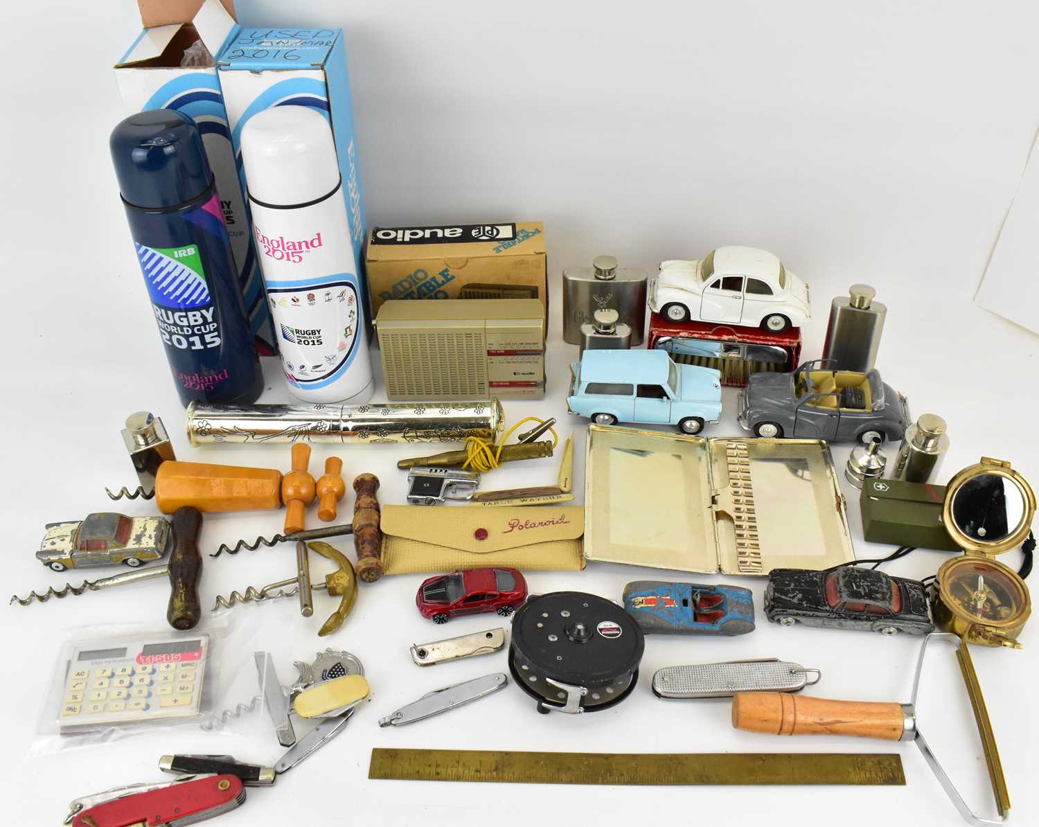 Lot 176 - Various collectibles to include diecast cars,...